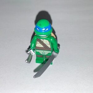 LEGO LEONARDO TEENAGE MUTNANT NINJA TURTLES SUPER HERO MINIFIGURE